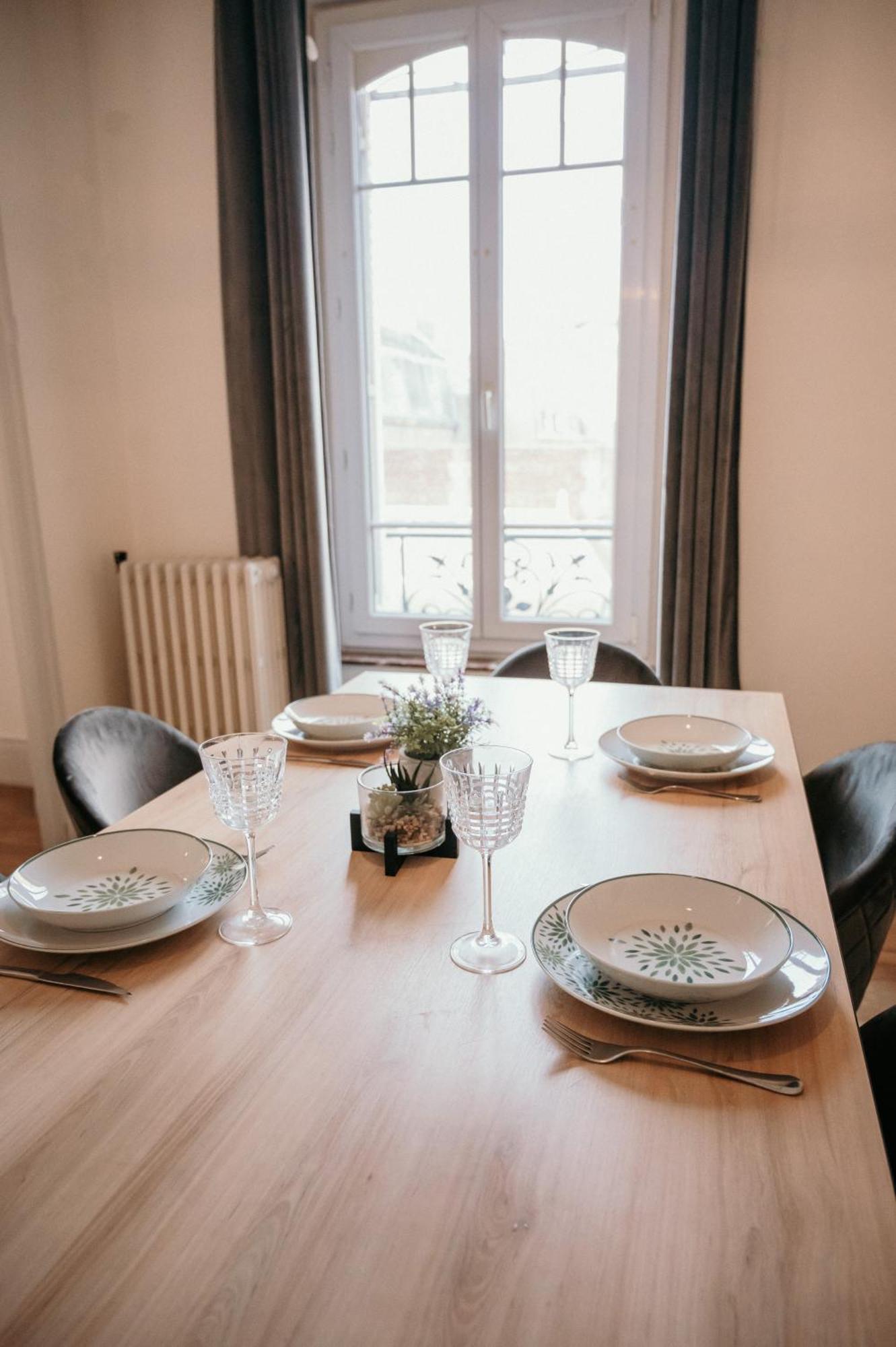 Appartement D'Alexandre Hyper Centre-Ville Charleville-Mézières エクステリア 写真