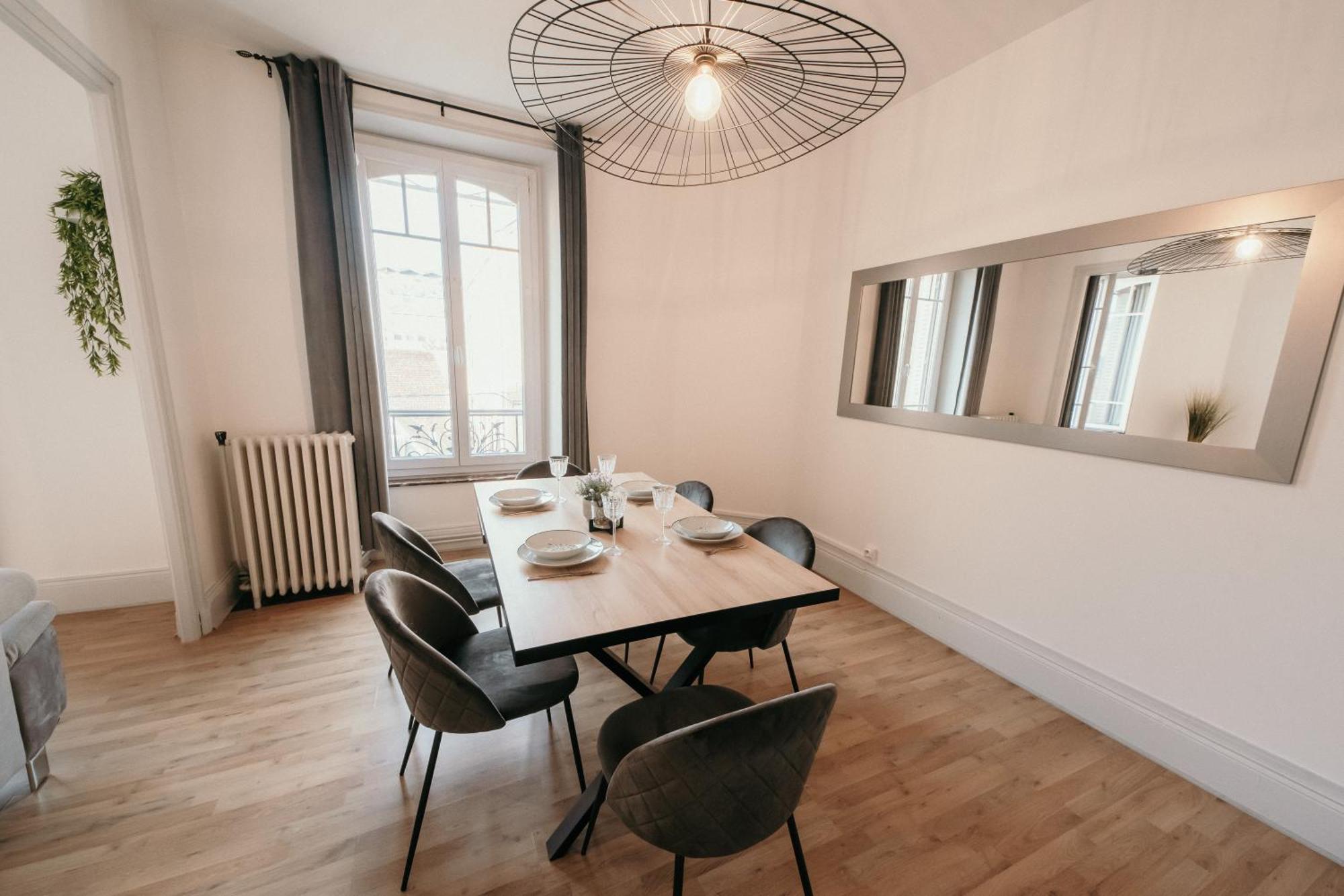 Appartement D'Alexandre Hyper Centre-Ville Charleville-Mézières エクステリア 写真